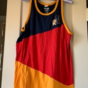 Modelo Tank Top